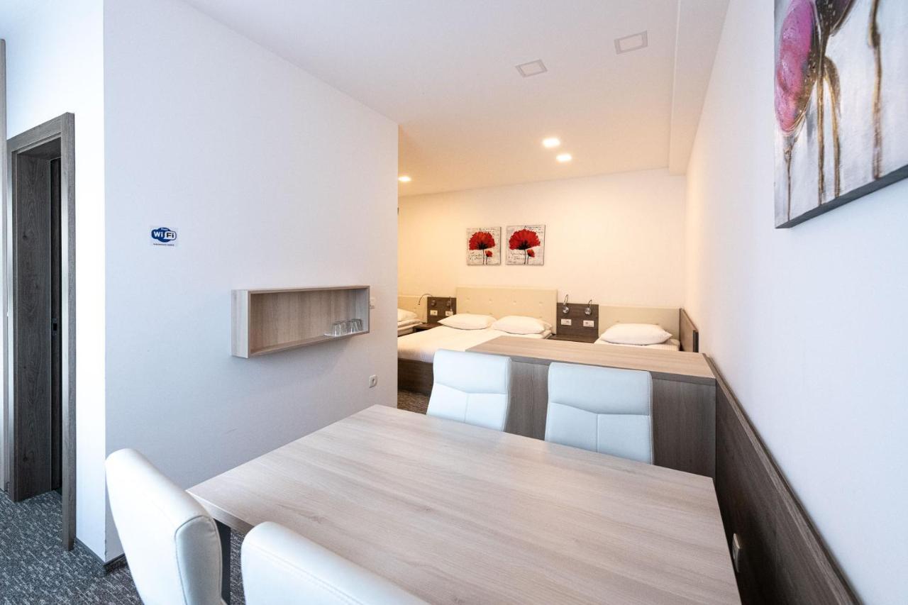 Apartmaji In Sobe Ramar Straza Exteriör bild