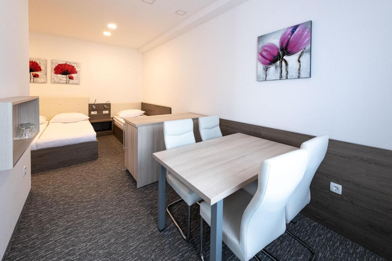 Apartmaji In Sobe Ramar Straza Exteriör bild