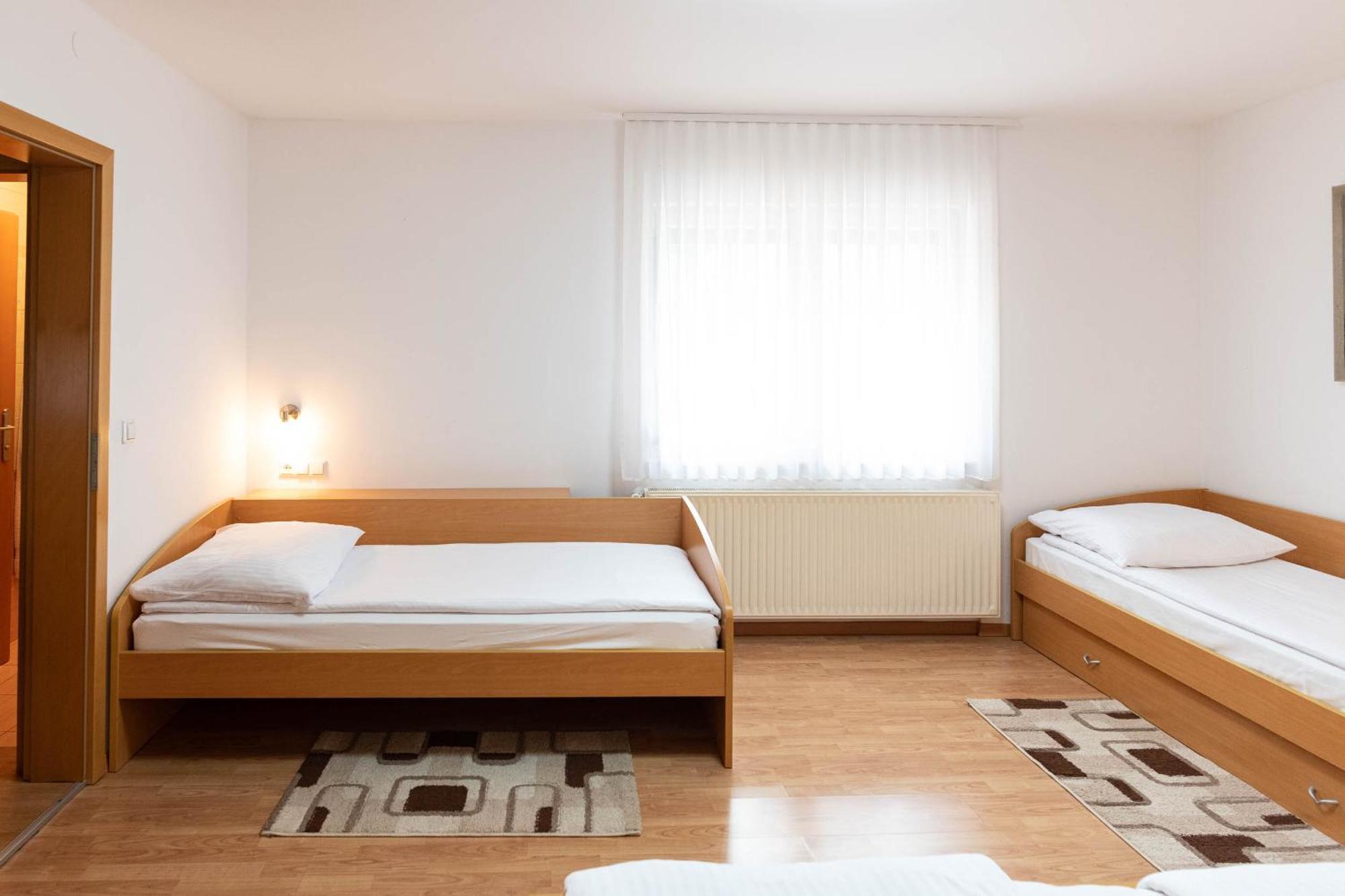 Apartmaji In Sobe Ramar Straza Exteriör bild