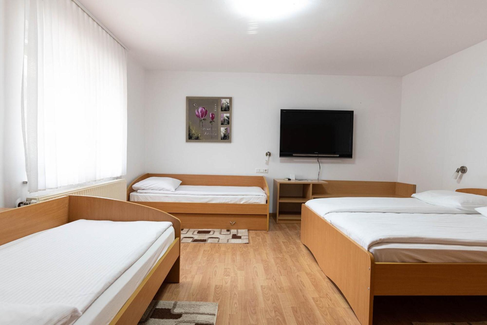 Apartmaji In Sobe Ramar Straza Exteriör bild