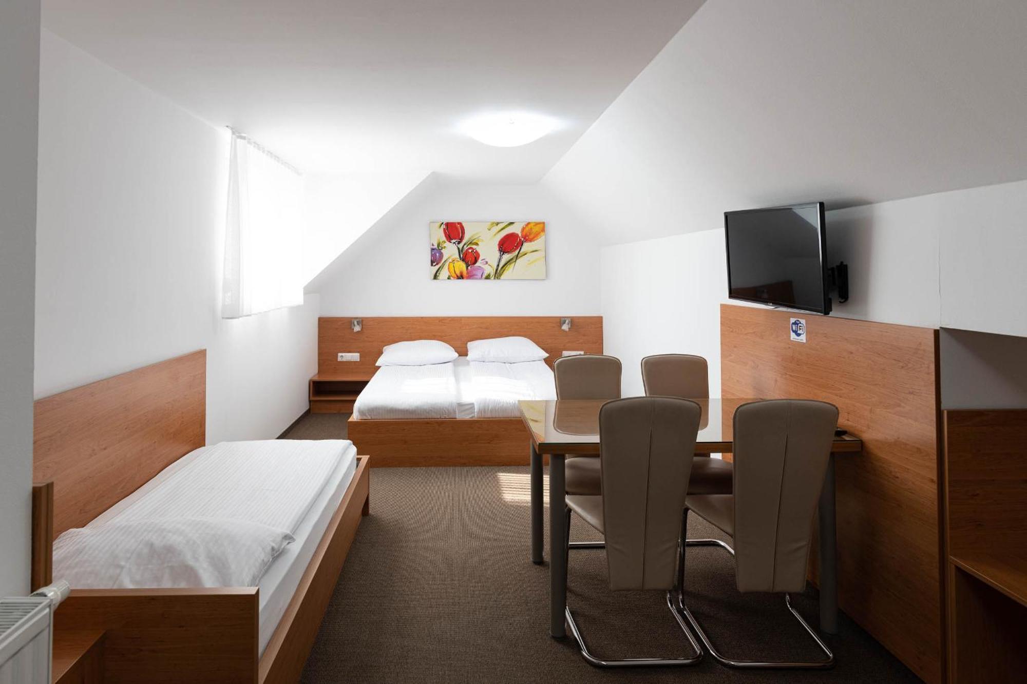 Apartmaji In Sobe Ramar Straza Exteriör bild