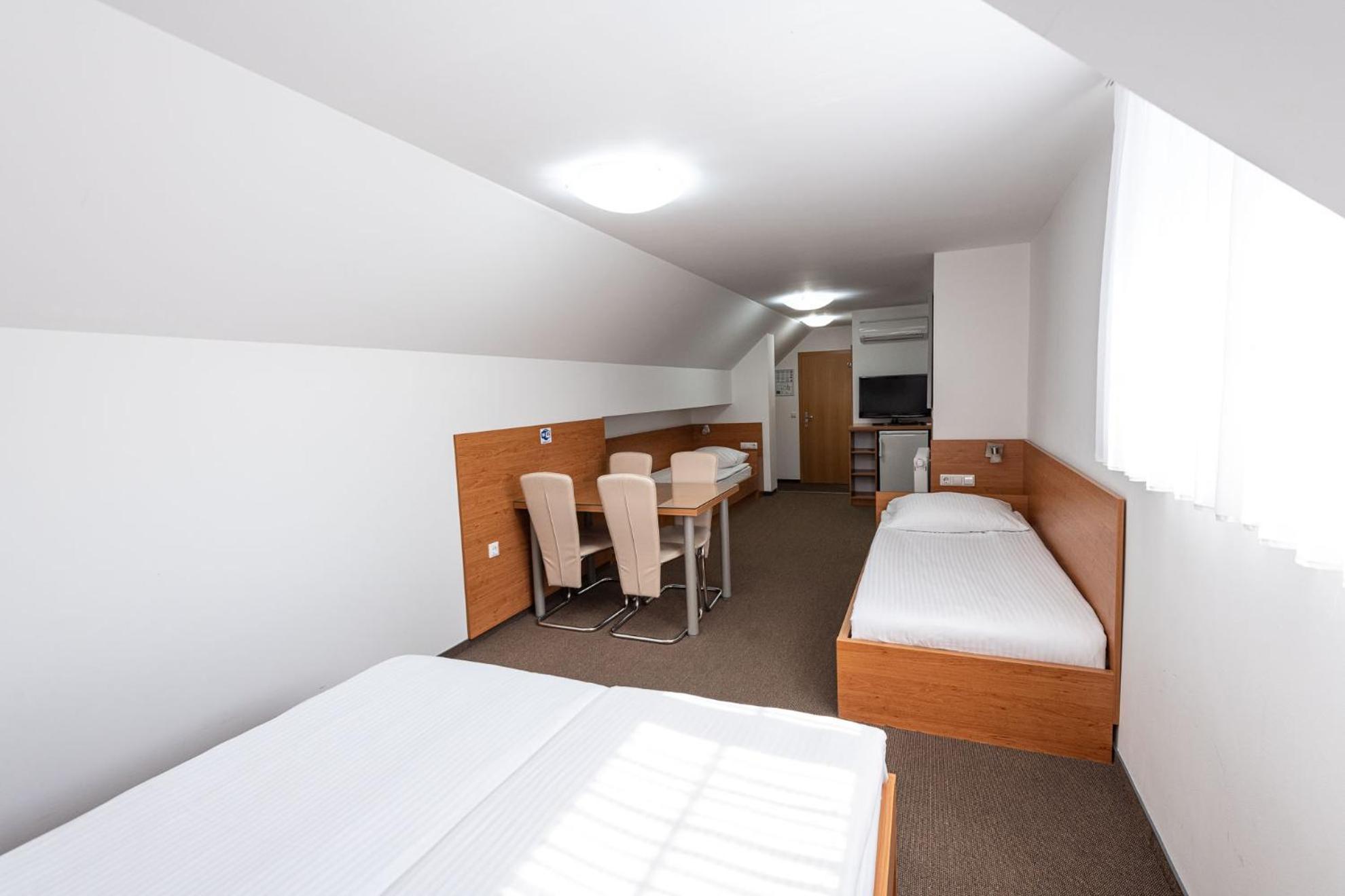 Apartmaji In Sobe Ramar Straza Exteriör bild
