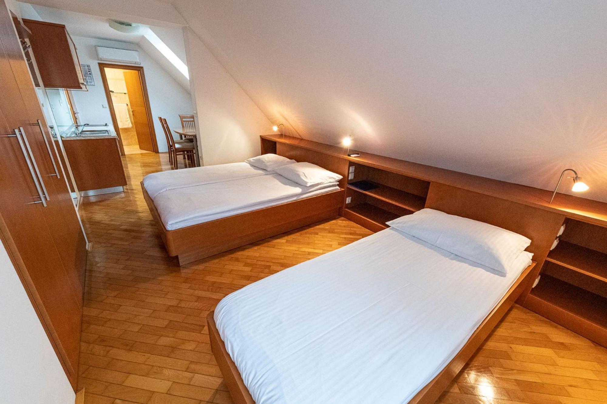 Apartmaji In Sobe Ramar Straza Exteriör bild